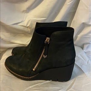 Dr. Scholl's Live It Up Suede Booties Size 7